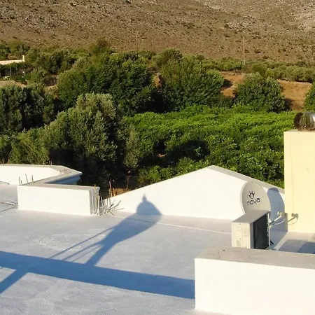 Chic Villa In Kalymnos + Mountain View וילה